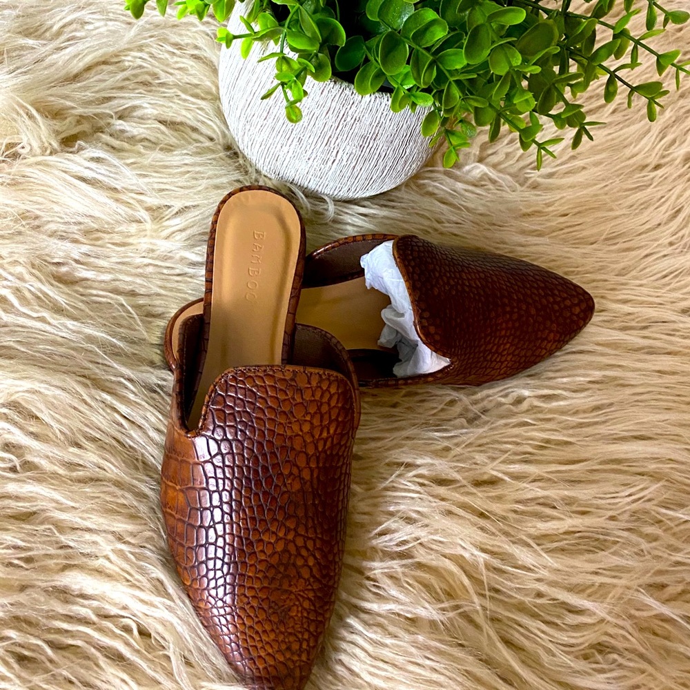 NWOT Brown croco mule-sized 7.5